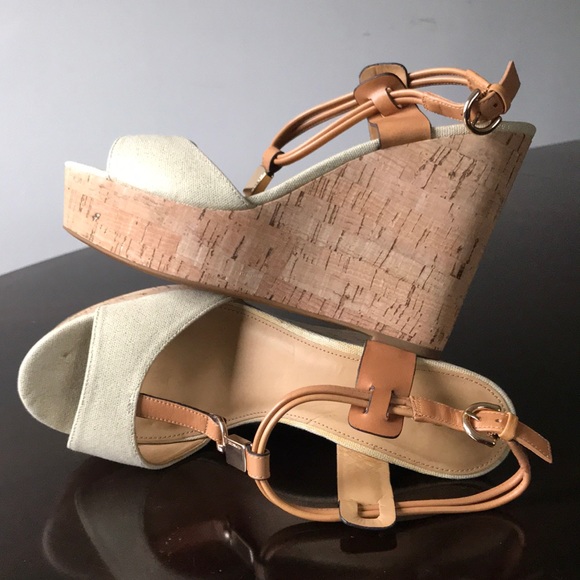 Coach New York Textured Cream T-strap 9.5M Wedges - Picture 4 of 8